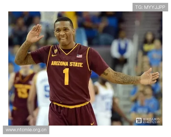 伊森一步过人双手暴扣惊艳全场 13分钟高效砍下13分