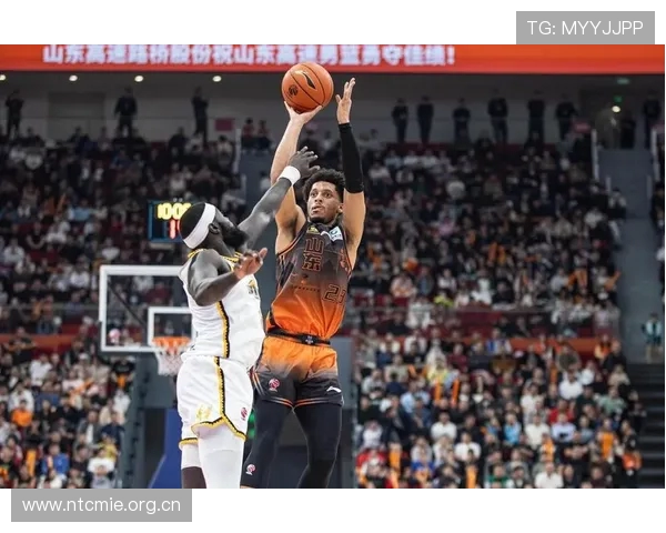 CBA常规赛威金顿11分发力广州半场领先山西38比31